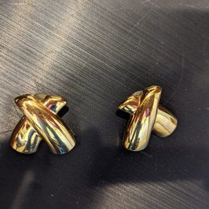 Monet vintage gold tone earrings